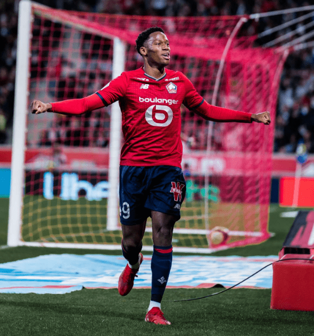 爱游戏体育官网-Scout新星险胜表现突出，加拿大队前途光明！热度持续攀升(st摘星需要什么条件)