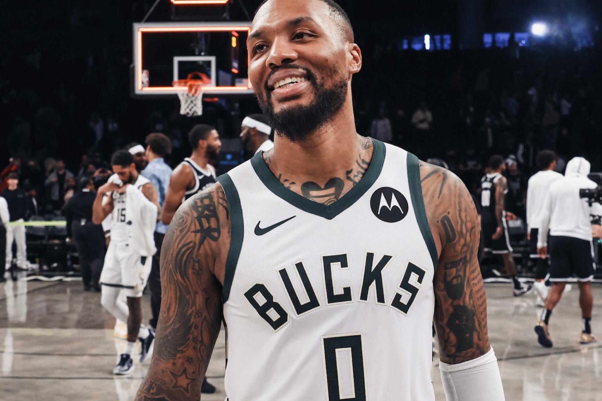 爱游戏在线-出色发挥引发热议！，字母哥在雄鹿比赛中重返赛场赛场气氛高涨的简单介绍