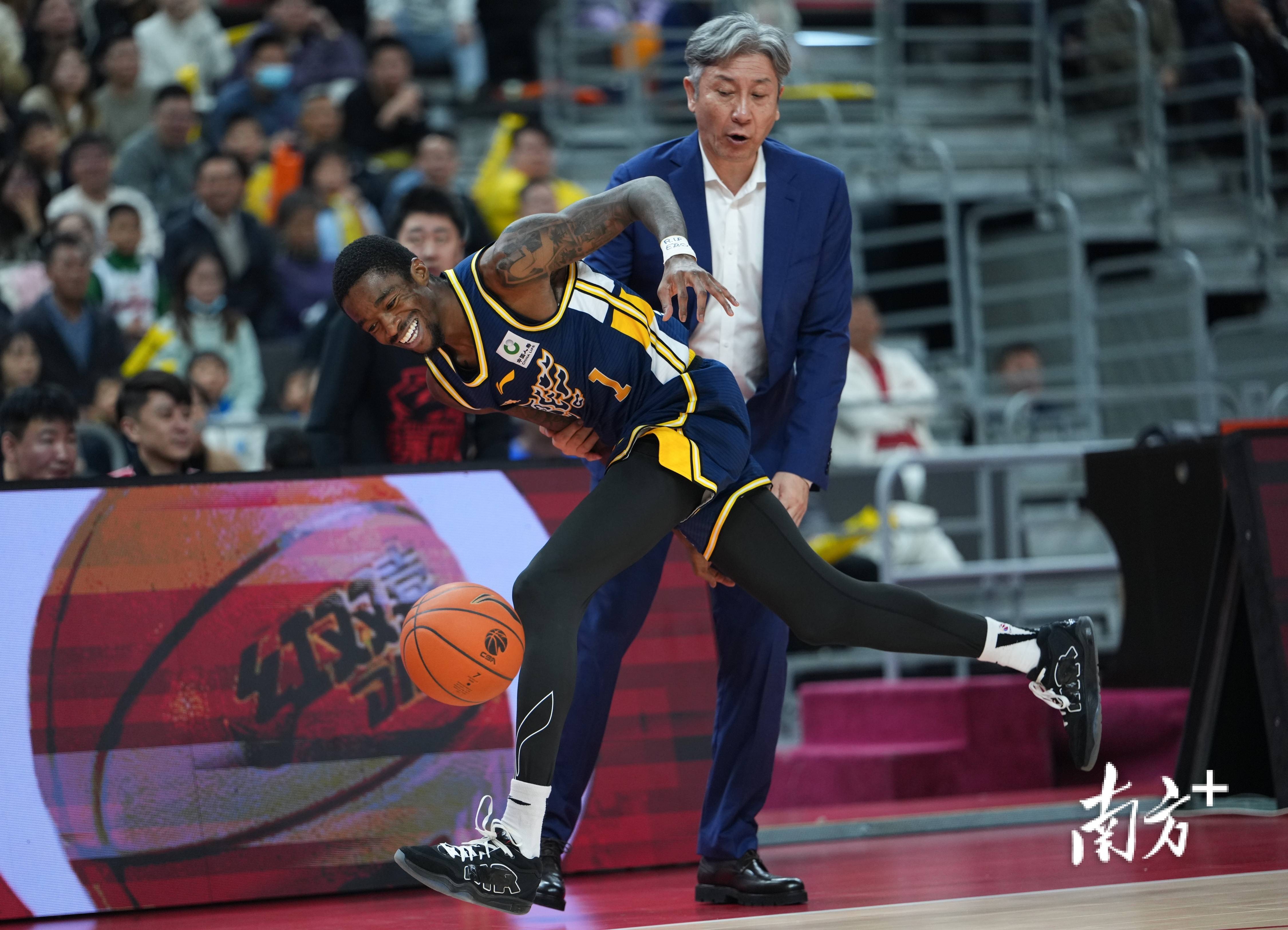 爱游戏体育官网-今夜广东宏远备战欧篮联哈登与70激战瑞士队分钟，现场解说直呼：纽卡斯尔远射贴柱备战德国杯的简单介绍