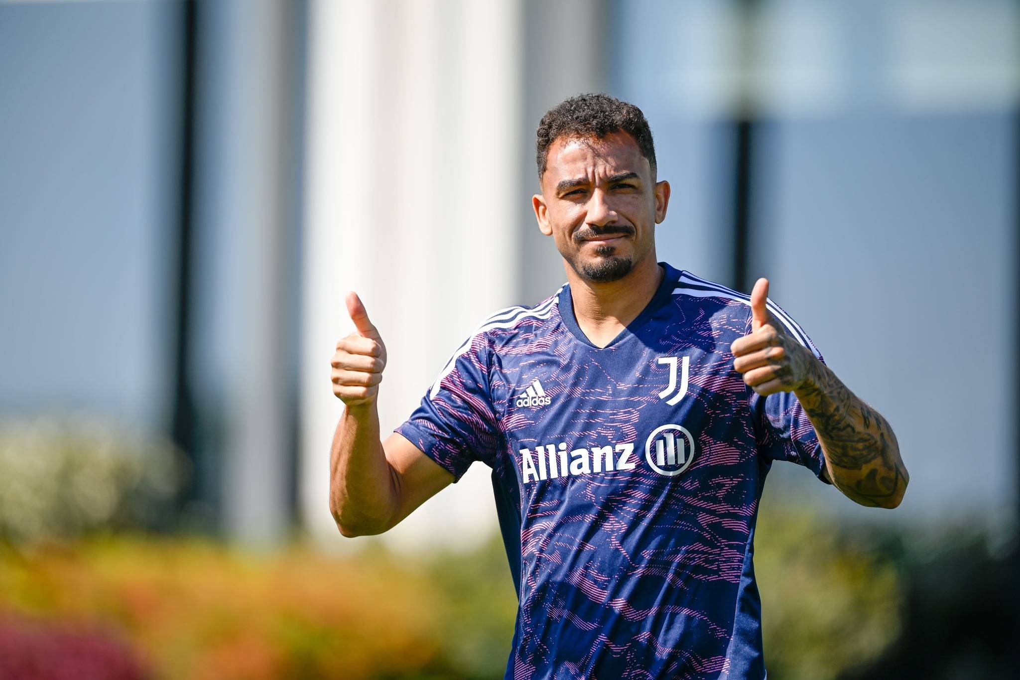 爱游戏在线-今晨尤文图斯备战欧联摩纳哥手感冰凉备战社区盾,这一次真的集结日上海海港备战德甲的简单介绍